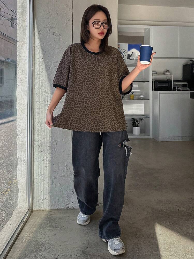 Women's Loose Fit Round Neck Short Sleeve Corduroy Leopard Print T-Shirt Cheetah Print