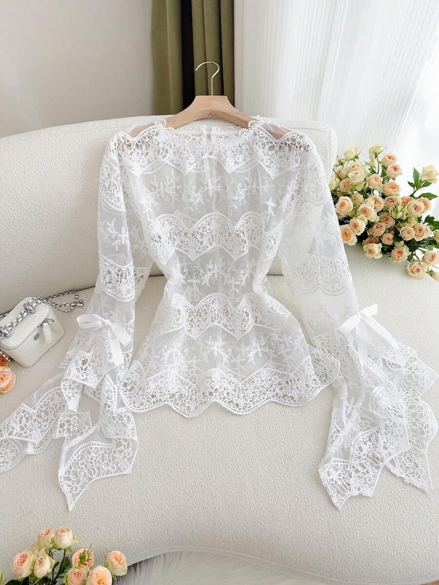 SHEIN Privé Plus Size Women Lace Patchwork Romantic Valentine's Day Bell Sleeve White Lace Bowknot Collar Blouse, Suitable For Dates, Gatherings, Romantic Valentine's Day, Wedding Season