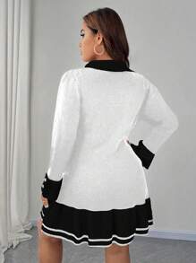 SHEIN Unity Vestido de punto con contraste de color, bajo con volantes y decoración de botones para mujer de talla grande, vestido de suéter elegante para otoño e invierno - Blanco - Ver 2