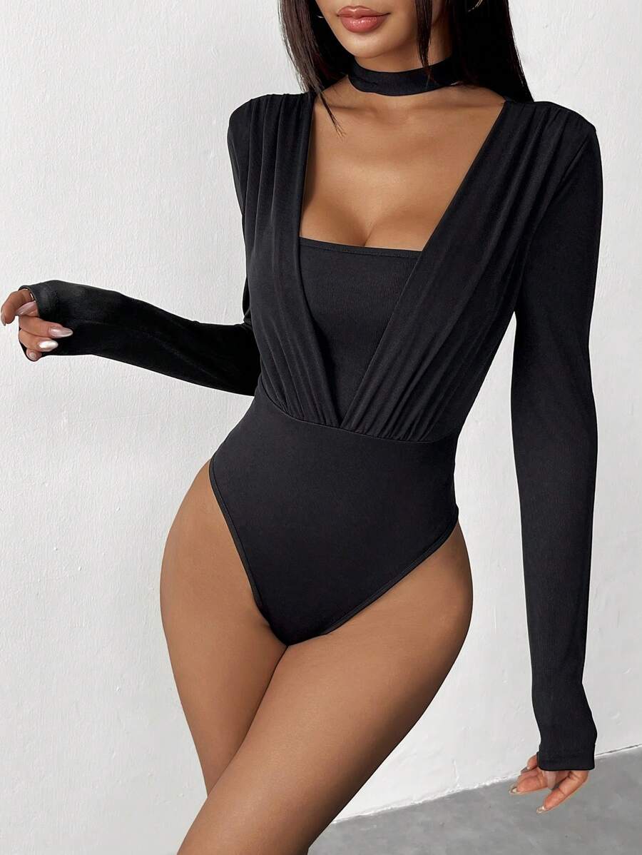 Chiquease 女士优雅紧身衣，时尚办公服装，纯色紧身衣，露背领，喇叭袖，性感别致的设计 - 黑色 - 查看 1