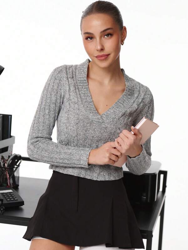 Aloruh Elegant Deep V-Neck Cable Knit Slim Fit Pullover Sweater, Solid Gray Long Sleeve