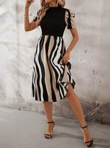 SHEIN Clasi Đầm mini họa tiết hình học thoải mái thanh lịch cho nữ - Nhiều màu - Xem 2