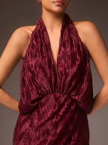 L'Amorae 女士服装，优雅酒红色褶皱缎面露背连衣裙，露背领口，纯色，女士连衣裙，舞会礼服，派对女士连衣裙，婚纱，优雅女士连衣裙，红色连衣裙，情人节连衣裙，正式女士连衣裙。适合约会之夜、音乐会、演出、婚礼、派对、晚会