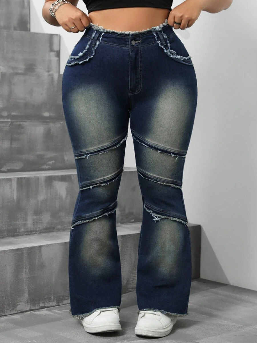 SHEIN CURVE+ Plus Size Distressed Hem Skinny Flared Leg Vintage Wash Jeans - Blue - View 1