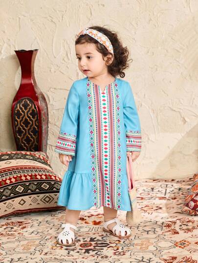 SHEIN Babygirl 可爱几何图案长袖连衣裙，春夏