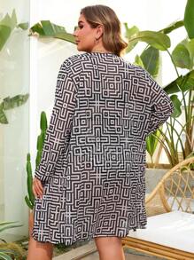 SHEIN Swim Curve Conjunto de 3 piezas de traje de baño para mujer de talla grande: Top de bikini con estampado geométrico y rayas con aros, Bottom a juego, y cubre todo de manga larga holgado para playa y vacaciones de verano