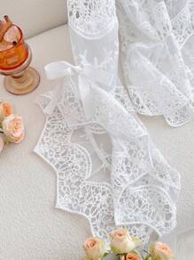 SHEIN Privé Plus Size Women Lace Patchwork Romantic Valentine's Day Bell Sleeve White Lace Bowknot Collar Blouse, Suitable For Dates, Gatherings, Romantic Valentine's Day, Wedding Season