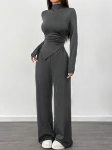 RosyDaze Set van 2 stuks: Asymmetrisch T-shirt met lange mouwen en gerimpelde zoom en wijde broek