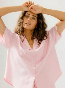 Aralina 棉花糖粉色纽扣编织衬衫和短裤套装