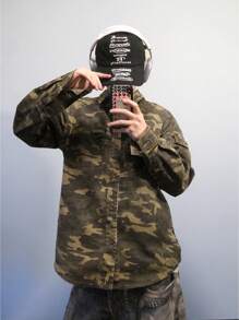 Manfinity Hypemode Men's Camouflage Pattern Cargo Pockets Single Breasted Casual Denim Shirt