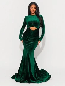 SHEIN SXY 新年优雅性感夜店必备情人节派对绿丝绒长袖大露背百褶超长鱼尾曳地连衣裙 - 綠色 - 查看 2