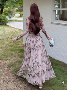 DAZY Set de 2 piezas: Blusa de hombros descubiertos con fruncido de malla floral y falda - Mujer, Volantes, Ropa de mujer de otoño