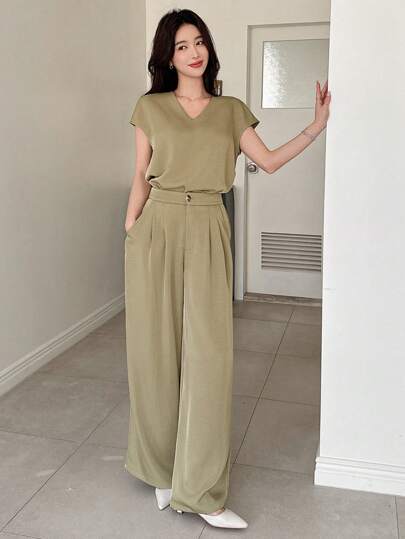 DAZY 2pcs Women Casual Solid V-Neck Short Sleeve Top And Pleated Wide Leg Pants Set Summer,Back To School Clothes
