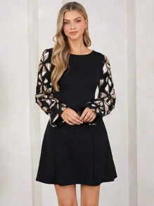 SHEIN Clasi 修身圆领花袖女式连衣裙 - 黑色 - 查看 5