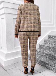 SHEIN Clasi Conjunto de 2 piezas de talla grande para uso en la oficina, chaqueta con estampado y pantalones - Caqui - Ver 2