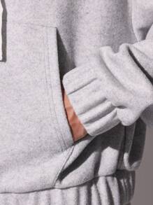 SUMWON Essential Crop Fit Zip-Up Hoodie Streetwear Athleisure Sweatshirt Modern Urban Fashion Activewear Workout Casual Outerwear Classic Winter Warm