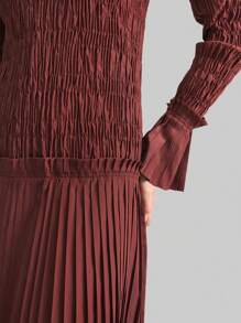 Ontre 棕红色超大波西米亚风女装连衣裙，2025新款春季时尚女圆领长袖褶饰装饰，红色春装，情人节长袖连衣裙