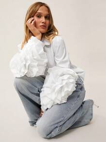 Siren Gaze Blusa de manga larga con volantes blancos de primavera para mujer, de unicolor, simple y elegante, para uso diario, camisa de oficina de manga larga elegante, blusas casuales de moda 2024 con volantes, camisa suelta con cuello vuelto y mangas farol, con dos flores grandes en las mangas, para el Día de San Valentín, ropa de vacaciones, blusa de Año Nuevo para mujer - Blanco - Ver 5