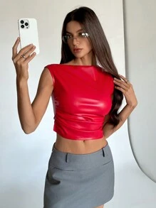 SHEIN Essnce Parte superior casual de moda para mujer, estilo callejero de los 90, primavera y otoño, unicolor, cuello plisado, top de tanque de PU rojo sin mangas, top apropiado para salir y fiestas, top de Navidad