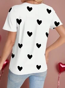 SHEIN LUNE Camiseta suelta de mujer de manga corta con cuello redondo, gráfico simple de corazón en blanco y negro, para el Día de San Valentín