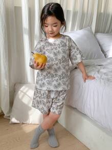 DAZY Young Girl Round Neck Short Sleeve Allover Print Simple T-Shirt And Shorts Pajamas Set,Girls Summer Outfits