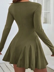 SHEIN VCAY 大码简约纯色圆领长袖休闲短裙