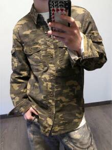 Manfinity Hypemode Men's Camouflage Pattern Cargo Pockets Single Breasted Casual Denim Shirt