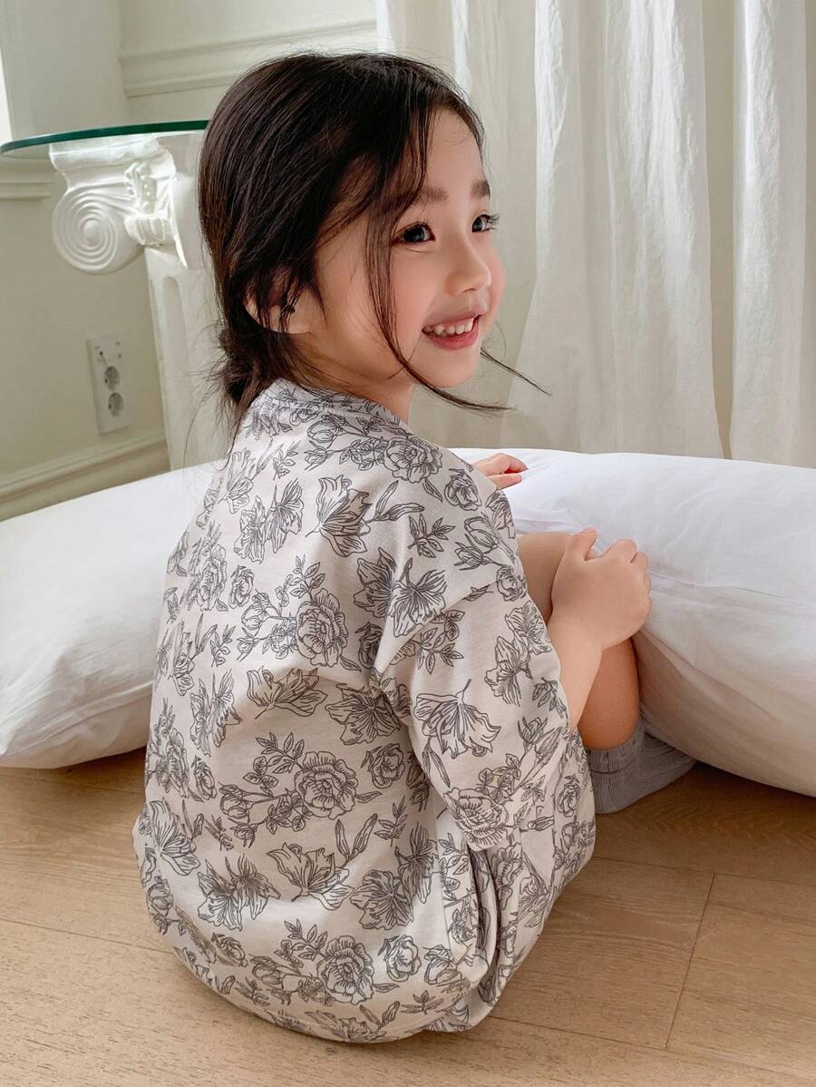 DAZY Young Girl Round Neck Short Sleeve Allover Print Simple T-Shirt And Shorts Pajamas Set,Girls Summer Outfits