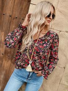 EMERY ROSE 情人节女士浪漫印花 V 领长袖上衣、后背蕾丝和吊带衬衫 - 彩色 - 查看 3