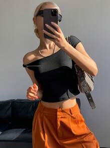 DAZY 1pc Women Open Shoulder Solid Color Fitted Short Sleeve Crew Neck Cropped Tee, Spring/Summer,Off Shoulder Top