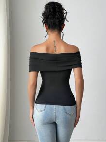 Firerie Camiseta negra ajustada con hombros descubiertos y decoración metálica, de estilo sencillo y elegante para festivales, ideal para ir de commute, primavera/verano y salidas
