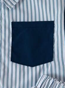 SHEIN Conjunto de 2 piezas para niño pequeño de verano con diseño de paneles a rayas en la camisa con bolsillos y shorts