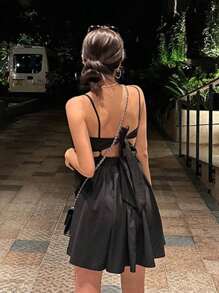 DAZY 度假风格优雅细肩带性感露背短款连衣裙女式太阳裙，休闲女式连衣裙