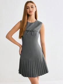 SHEIN X JIMENA & MATEO Enchnt Winter/lente romantische dames grijze strik ronde hals mouwloze geplooide zoom korte jurk, lief voor Valentijnsdag & kerstfeest & nieuwjaar & verjaardag & vakantie outfit & lief date night & dagelijks woon-werkverkeer, jurk