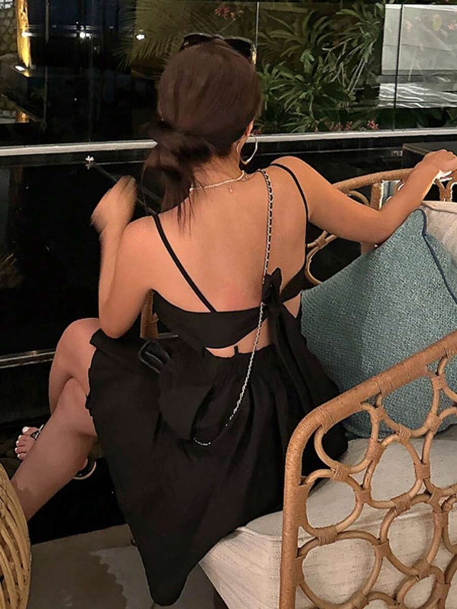 DAZY 度假风格优雅细肩带性感露背短款连衣裙女式太阳裙，休闲女式连衣裙