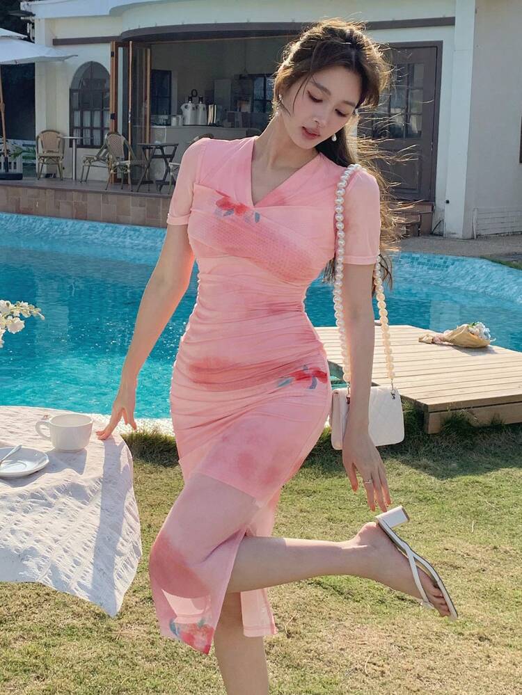 1pc Women V-Neck Floral Ruched Mid-Calf Dress
