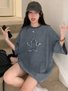 DAZY 女式圆领、落肩、五角星磨损设计宽松牛仔上衣 - 中等水洗藍 - 查看 4