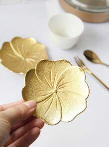 1pc Lotus Shaped Metal Coaster, Luxury Creative Style, Golden Color, Embossed Craft, Suitable For Insulation, Tea Tray, Plate, Halloween, Christmas - Multicolor - View 3