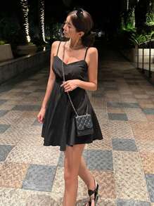 DAZY 度假风格优雅细肩带性感露背短款连衣裙女式太阳裙，休闲女式连衣裙