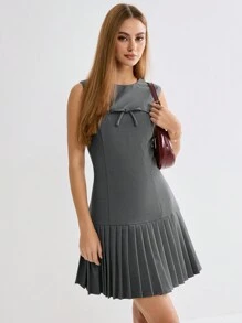 SHEIN X JIMENA & MATEO Enchnt Winter/lente romantische dames grijze strik ronde hals mouwloze geplooide zoom korte jurk, lief voor Valentijnsdag & kerstfeest & nieuwjaar & verjaardag & vakantie outfit & lief date night & dagelijks woon-werkverkeer, jurk
