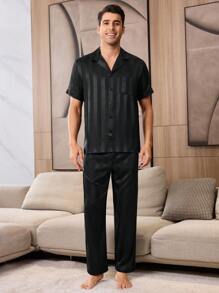 CoupledUp Elegante conjunto de pijama de satén con rayas y labios rojos para hombres, regalo del Día de San Valentín - Negro - Ver 6