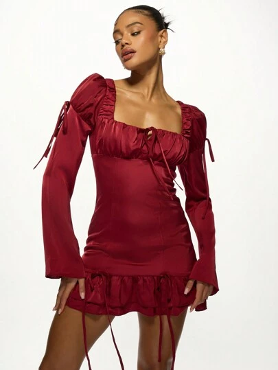 MISSGUIDED 奢华缎面泡泡袖迷你连衣裙，褶皱胸衣和抽绳细节设计，适合假日派对、晚宴、婚礼宾客、约会之夜等场合。