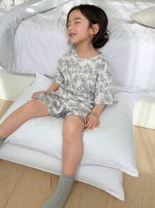 DAZY Young Girl Round Neck Short Sleeve Allover Print Simple T-Shirt And Shorts Pajamas Set,Girls Summer Outfits