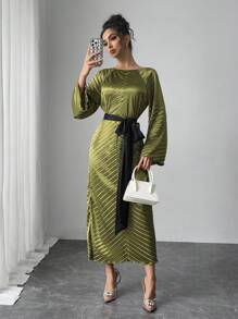 Modelyn Vestido longo feminino com decote redondo e manga comprida e cordão em bloco de cores contrastantes - Verde - Ver 3