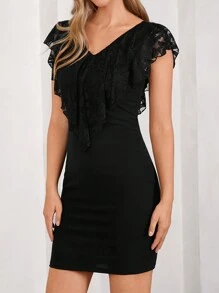 SHEIN Clasi Vestido mini ajustado de mujer con escote en V y encaje, casual y de moda para uso diario