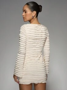 MISSGUIDED Vestido mini ajustado fruncido con textura de manga larga, cuello de barco, para fiestas, cócteles, noches, eventos especiales, ocasiones formales, invitados de boda, elegante