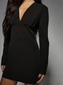 MISSGUIDED Vestido Curto Elegante de Manga Longa com Decote Profundo, Modelagem Justa, com Ombreiras, Roupa para Festa, Evento e Balada, Ajuste Slim, Design Estruturado, Ideal para Inverno e Outono - Preto - Visão 5