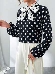 SHEIN Privé Blusa con mangas de linterna, cuello de corbata y lunares, blusas de manga larga - Blanco y Negro - Ver 5