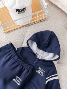 SHEIN Bộ 2 món/Bộ quần áo nỉ dày họa tiết chữ màu xanh navy có dây rút có mũ trùm đầu cho bé trai/bé gái và quần dài thể thao, phong cách thường ngày của trường đại học, thích hợp mặc ở nhà, đi chơi và giữ ấm trong thời tiết lạnh - Màu xanh hải quân - Xem 8