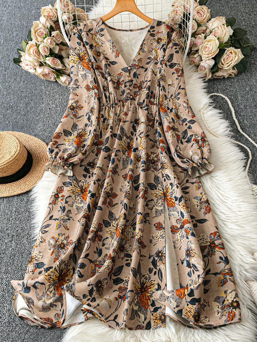 SHEIN LUNE 花卉印花 V 领 A 字形修身长袖中长连衣裙，大码波西米亚女牛仔装老钱节波西米亚西部服饰女士嬉皮士夏季波西米亚老钱夏季女士春假狂欢装节日春假装 - 杏色 - 查看 1